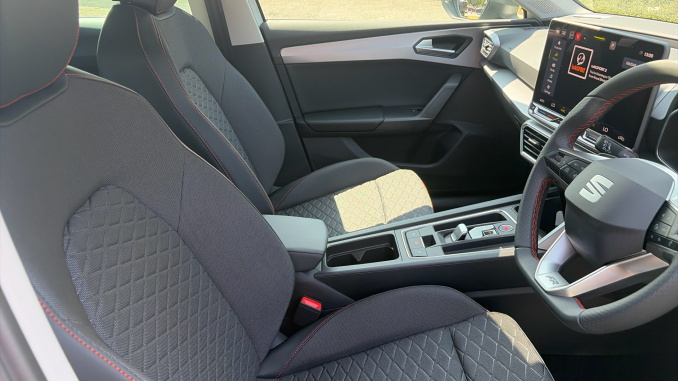 SEAT Leon 1.5 eTSI 150 FR 5dr DSG [DAP] Petrol Hatchback - Image 15